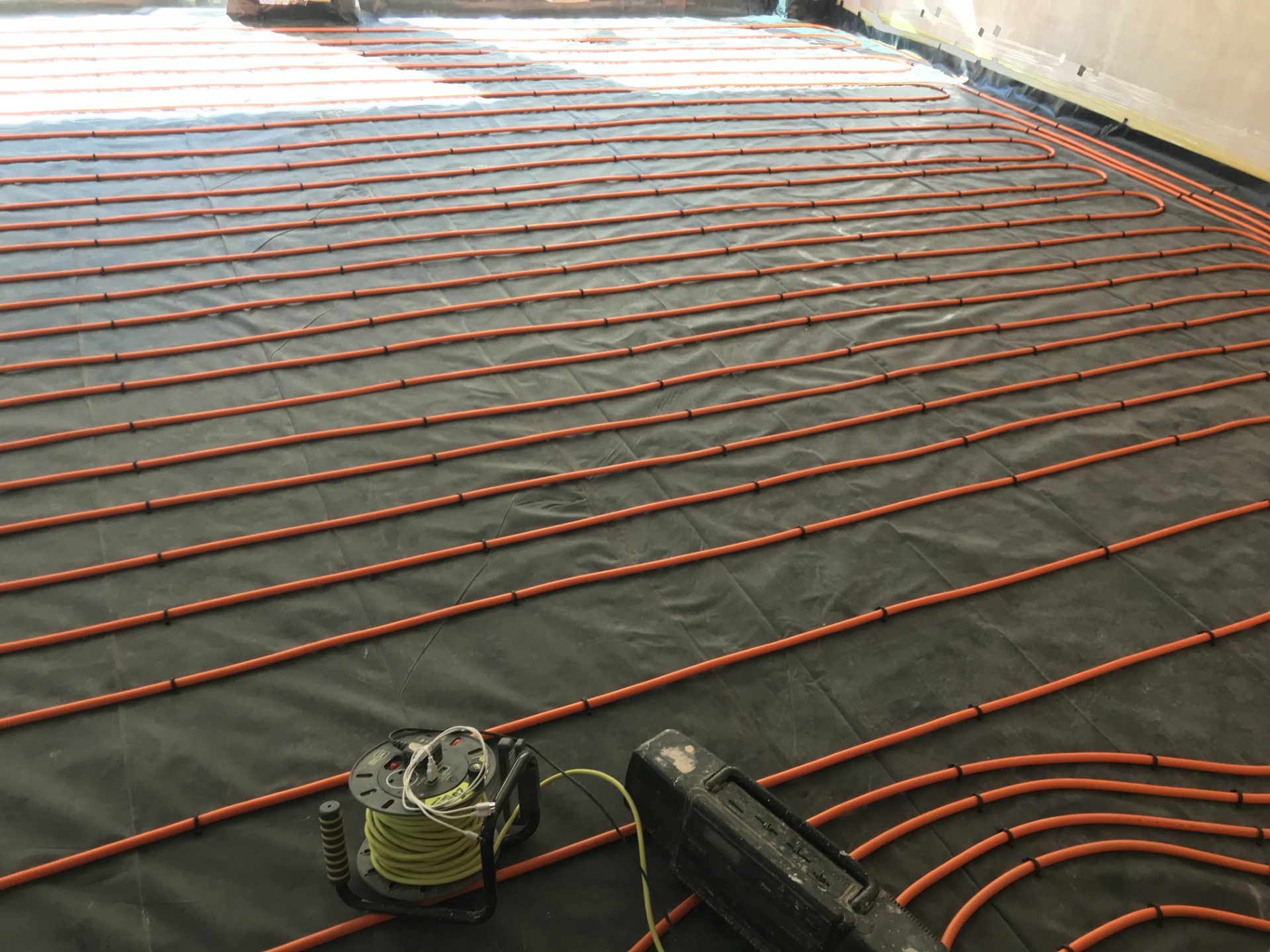 Underfloor heating pipes